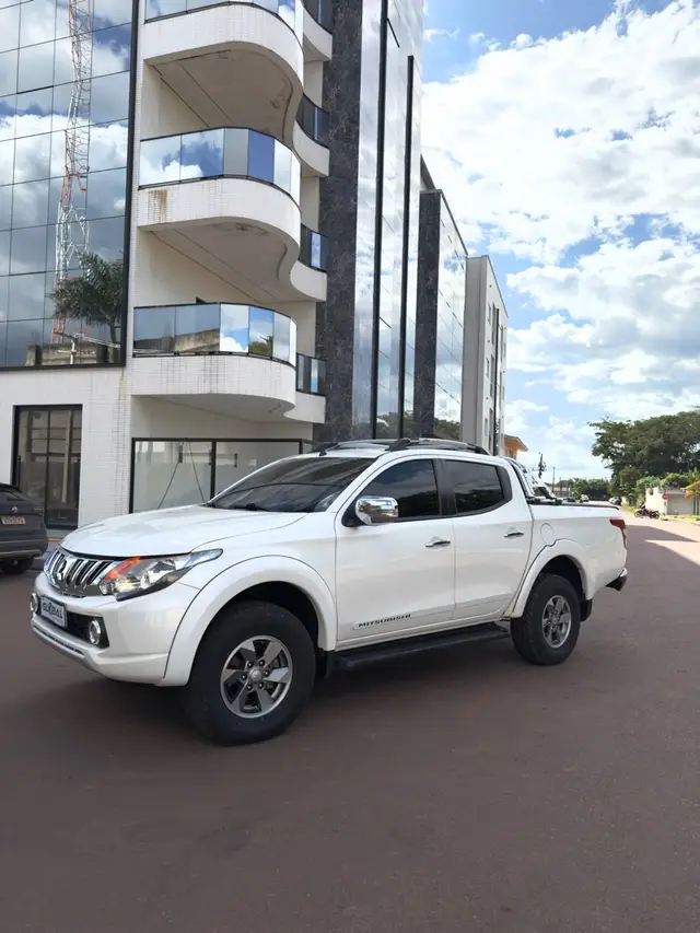 Carro Mitsubishi L200 Triton Sport 2019 Sport 2.4 DID-H HPE 4WD (Aut)