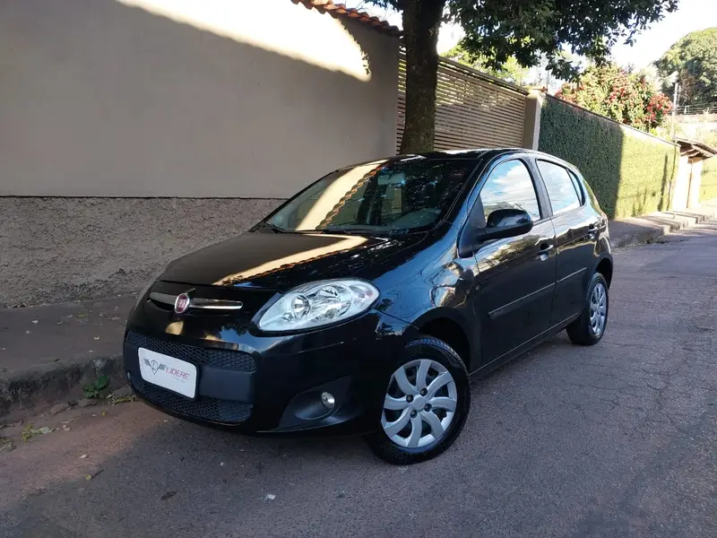 Fiat Palio Attractive 1.0 8V (Flex)