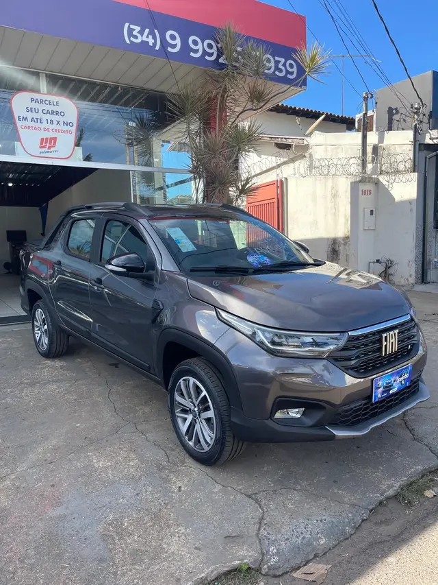 Carro Fiat Strada 2025 Volcano 1.3 Flex 8V CD Aut.