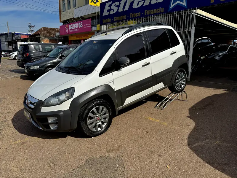 Fiat Idea Adventure Locker 1.8 (Flex)