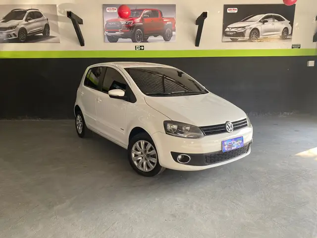 Carro Volkswagen Fox 2013 1.0 TEC (Flex) 4p