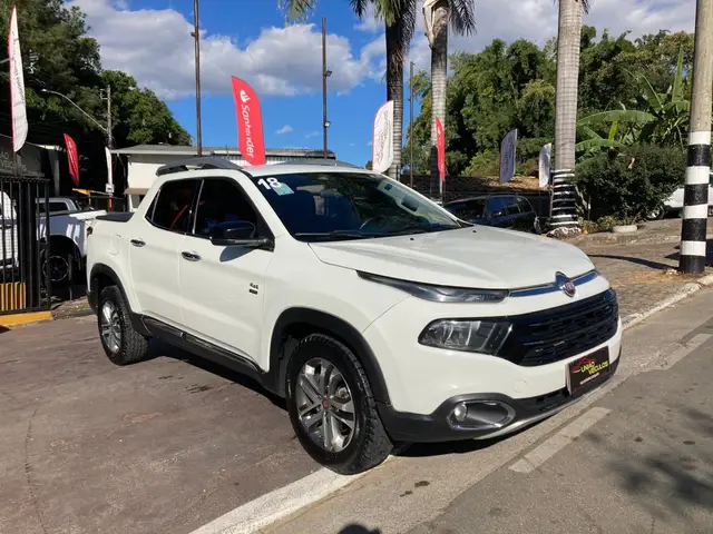 Carro Fiat Toro 2018 Volcano 2.0 diesel AT9 4x4