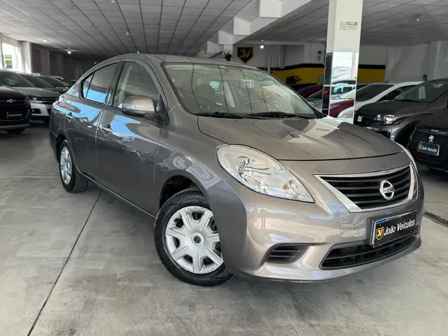 Carro Nissan Versa 2014 1.6 16V SV (Flex)