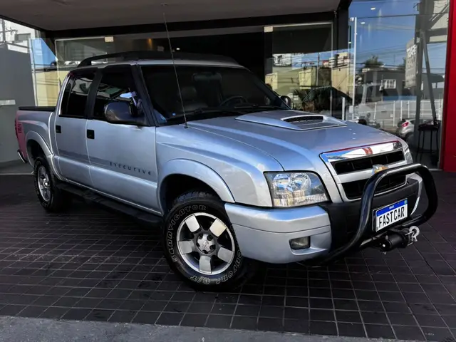 Carro Chevrolet S10 Cabine Dupla 2010 S10 Executive 4x2 2.4 (Flex) (Cab Dupla)