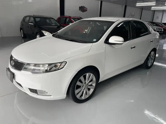 Carro Kia Cerato 2013 SX 1.6 16V E.284(aut)