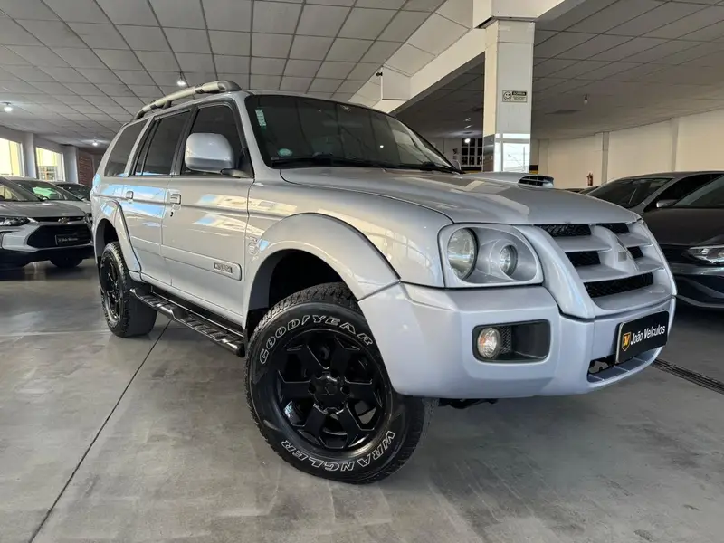 Mitsubishi HPE 4x4 2.5 (aut)