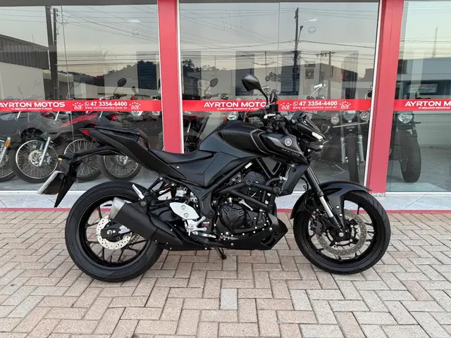 Carro Yamaha MT-03 2024 ABS
