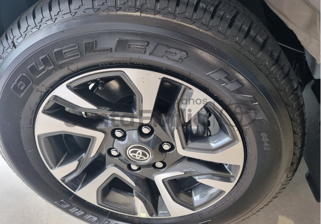 SW4 SRX Platinum 2.8 Turbodiesel 4x4 (Aut.) (7 Lugares)