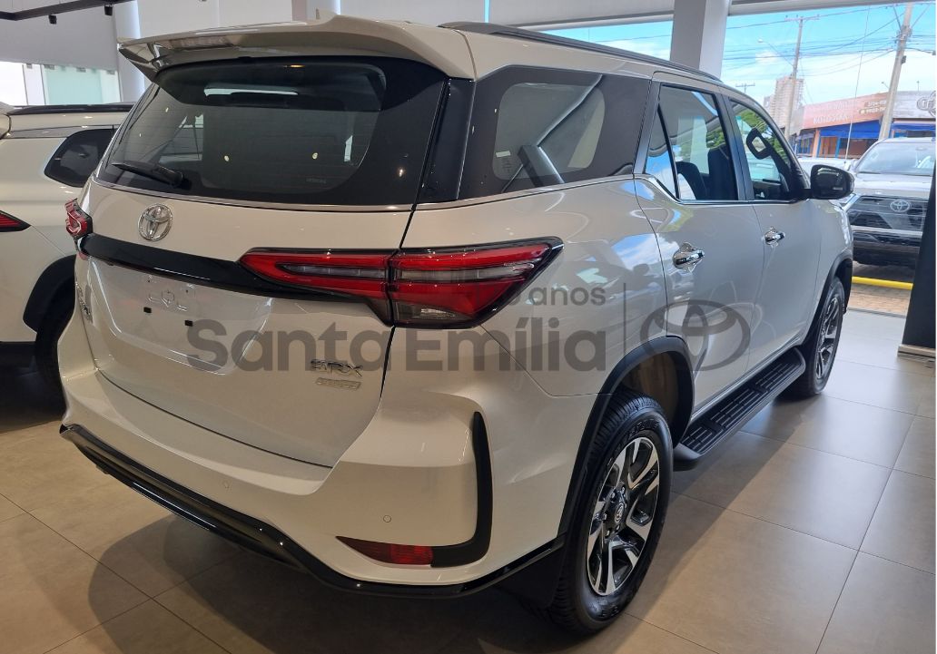 SW4 SRX Platinum 2.8 Turbodiesel 4x4 (Aut.) (7 Lugares)