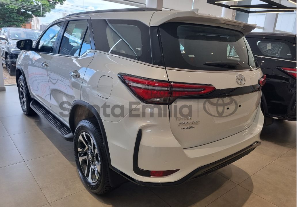 SW4 SRX Platinum 2.8 Turbodiesel 4x4 (Aut.) (7 Lugares)