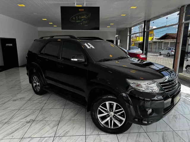 Carro Toyota Hilux SW4 2014 3.0 TDI 4x4 SRV 7L
