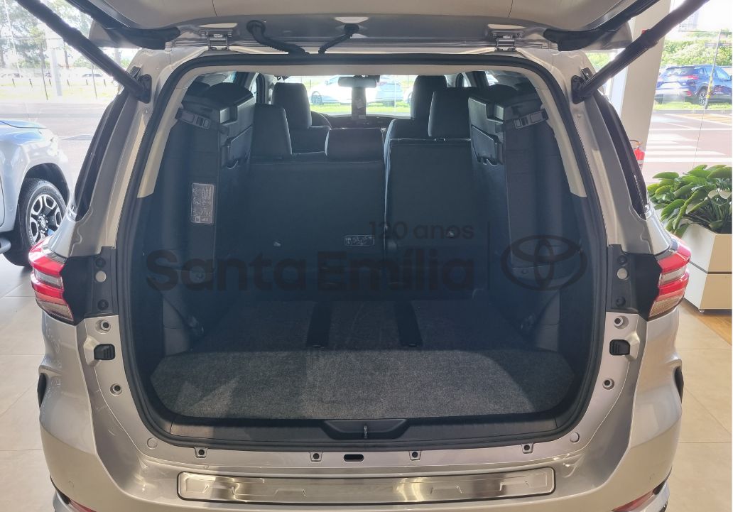 SW4 SRX Platinum 2.8 Turbodiesel 4x4 (Aut.) (7 Lugares)