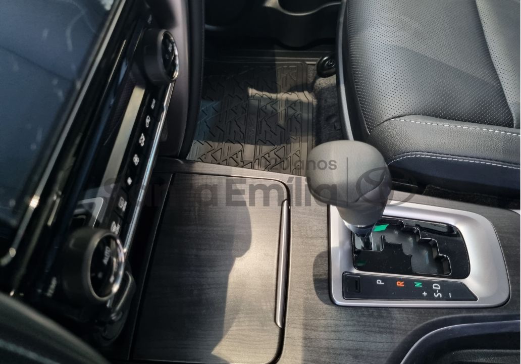 SW4 SRX Platinum 2.8 Turbodiesel 4x4 (Aut.) (7 Lugares)