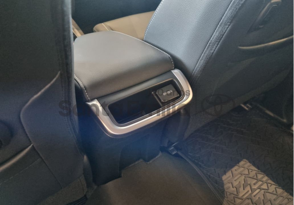 SW4 SRX Platinum 2.8 Turbodiesel 4x4 (Aut.) (7 Lugares)