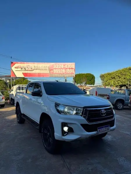 Carro Toyota Hilux Cabine Dupla 2020 Hilux 2.8 TDI CD SR 4x4 (Aut)