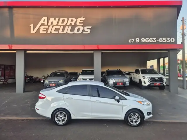 Carro Ford Fiesta Sedan 2017 SEL 1.6 (Aut.)