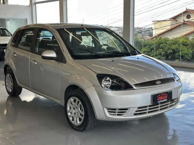 Carro Ford Fiesta Hatch 2003 Personnalité 1.0 8V