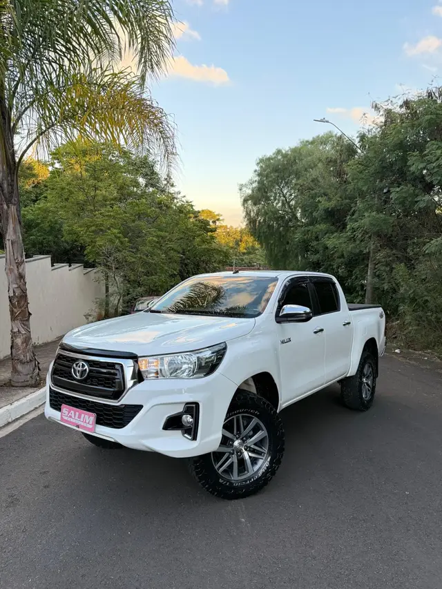 Carro Toyota Hilux Cabine Dupla 2019 Hilux 2.8 TDI SRV CD 4x4 (Aut)