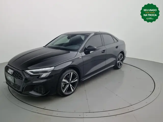 Carro Audi A3 2024 2.0 Sed.Perf. Black TFSI S-tr. (Hib.)