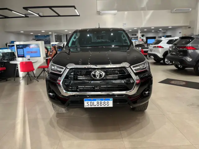 Carro Toyota Hilux Cabine Dupla 2023 STD Power Pack 4x4 2.8 Diesel