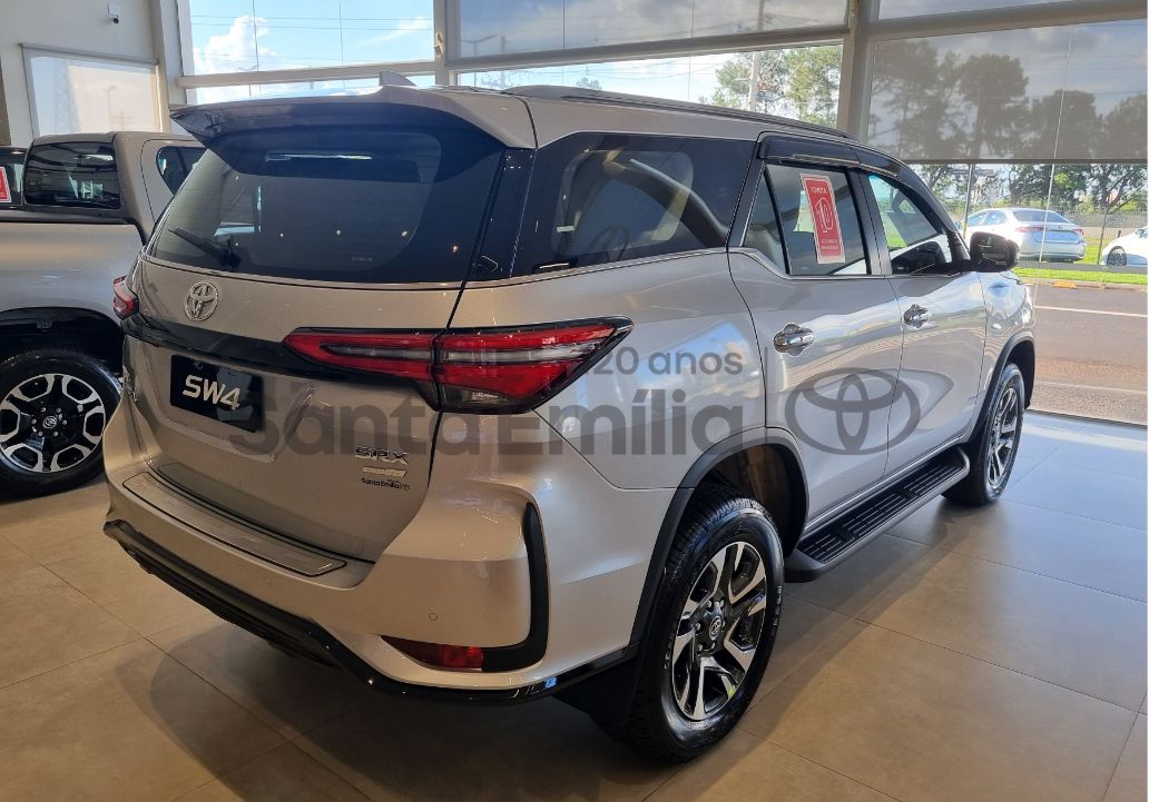 SW4 SRX Platinum 2.8 Turbodiesel 4x4 (Aut.) (7 Lugares)