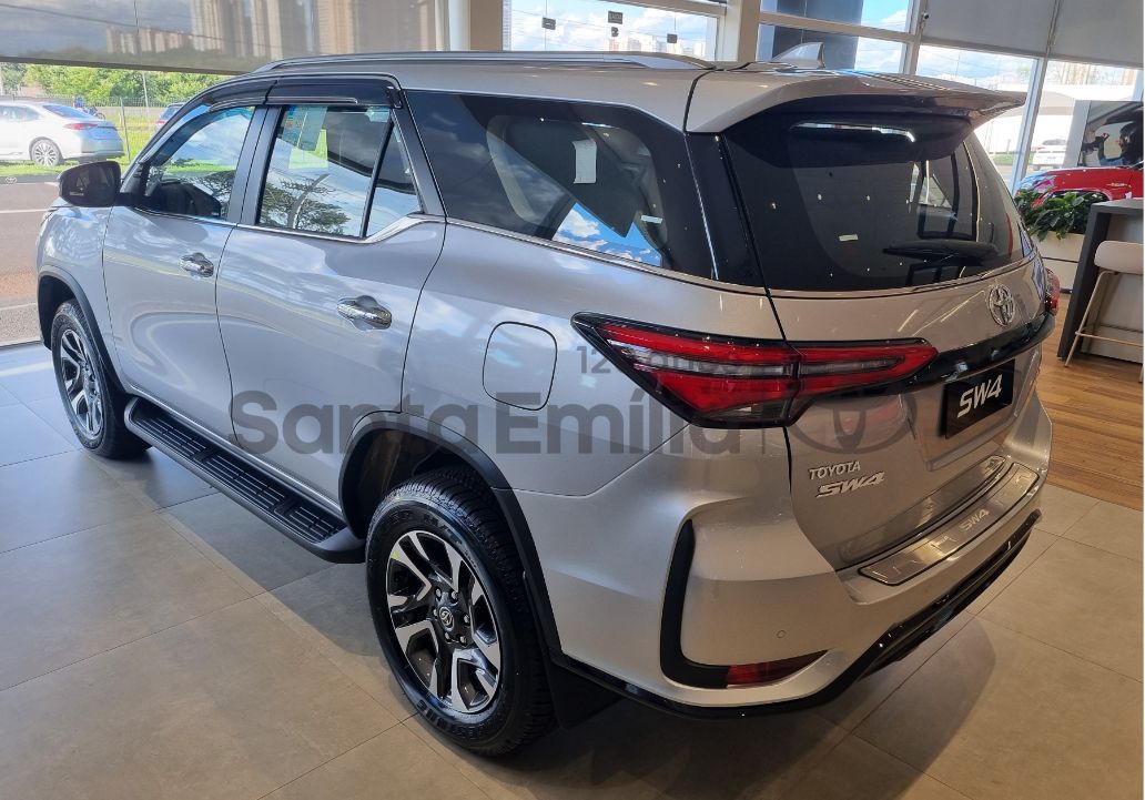 SW4 SRX Platinum 2.8 Turbodiesel 4x4 (Aut.) (7 Lugares)