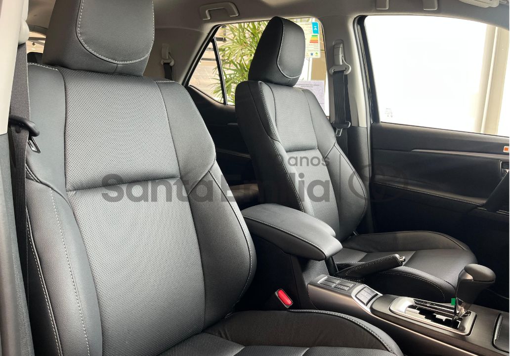 SW4 SRX Platinum 2.8 Turbodiesel 4x4 (Aut.) (7 Lugares)