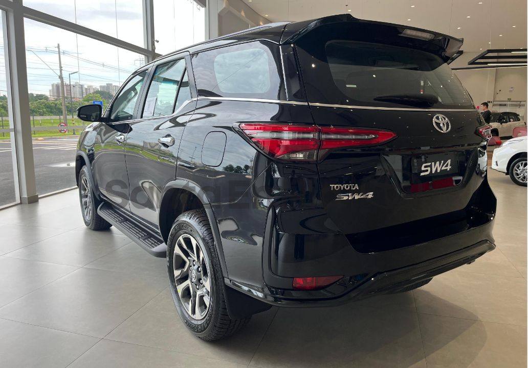 SW4 SRX Platinum 2.8 Turbodiesel 4x4 (Aut.) (7 Lugares)