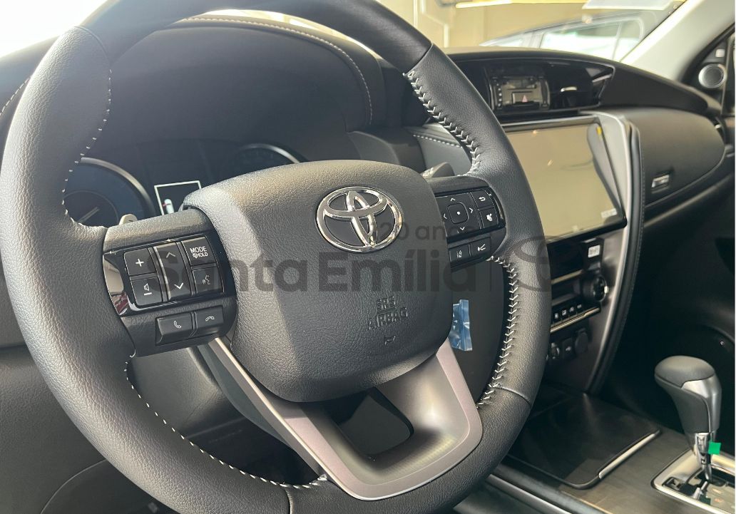 SW4 SRX Platinum 2.8 Turbodiesel 4x4 (Aut.) (7 Lugares)