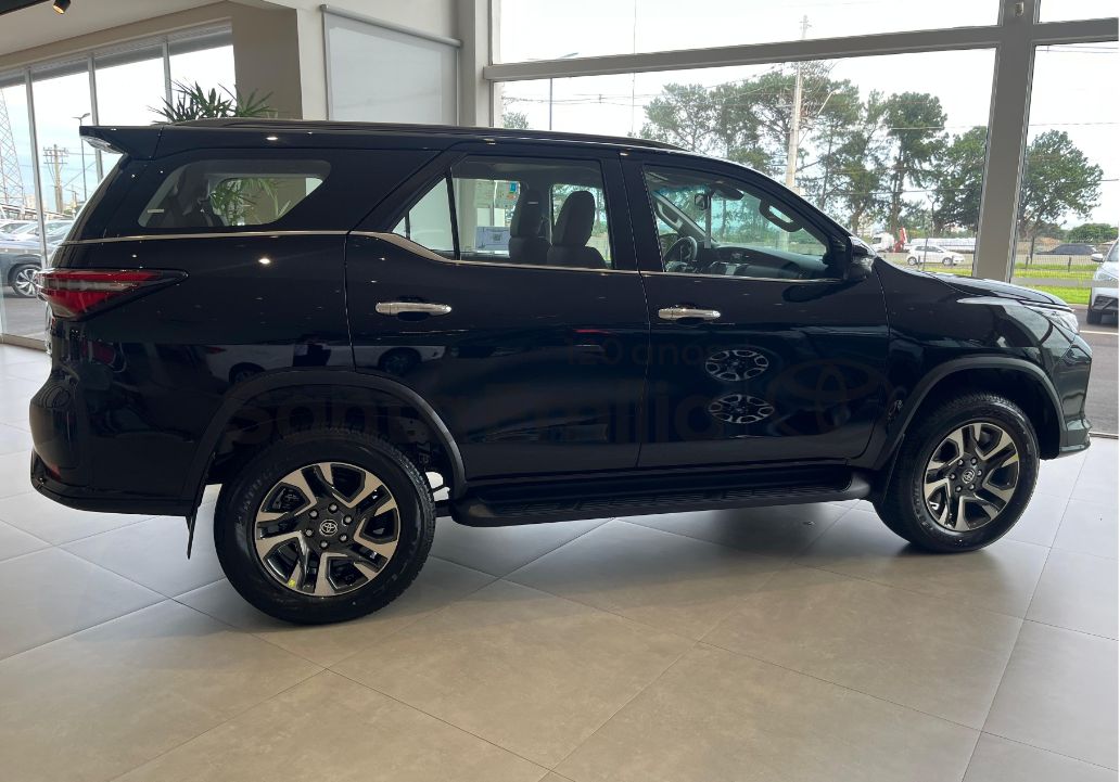 SW4 SRX Platinum 2.8 Turbodiesel 4x4 (Aut.) (7 Lugares)