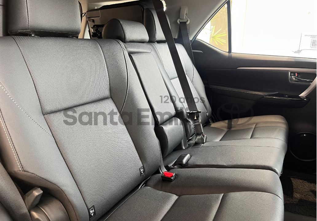 SW4 SRX Platinum 2.8 Turbodiesel 4x4 (Aut.) (7 Lugares)