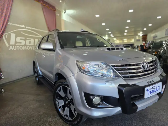 Carro Toyota SW4 2015 Hilux  3.0 TDI 4x4 SRV 5L