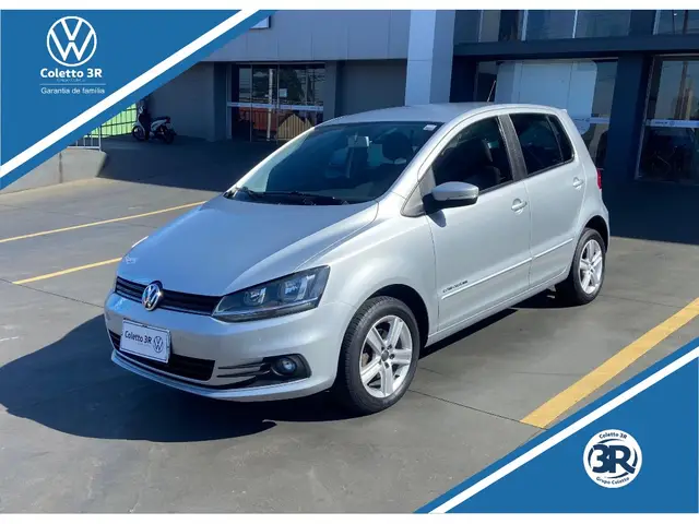 Carro Volkswagen Fox 2015 Comfortline I-Motion 1.6 MSI (Flex)