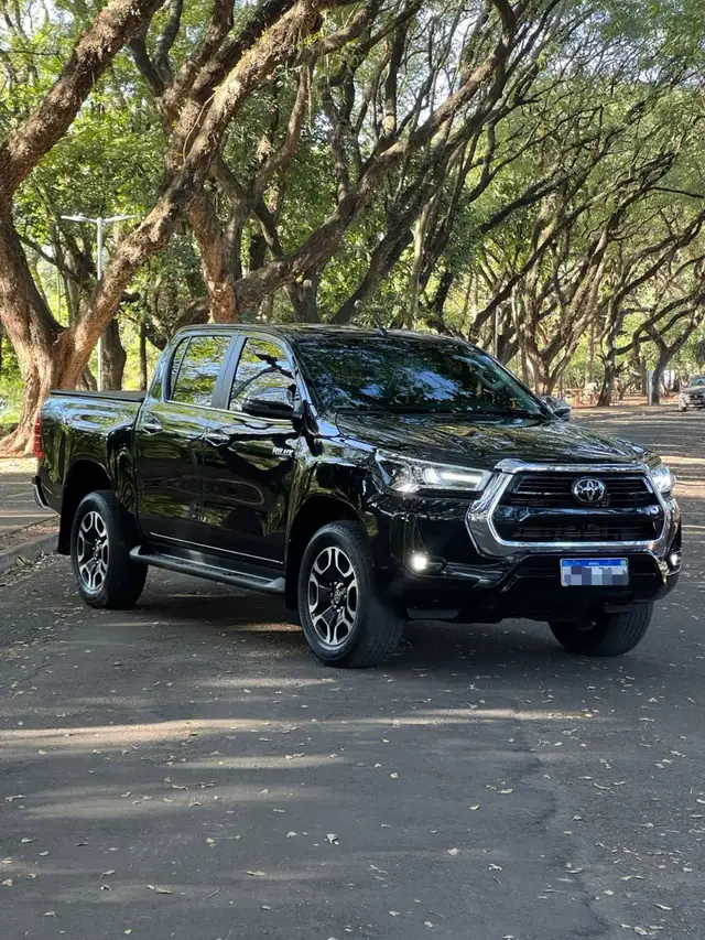 Carro Toyota Hilux Cabine Dupla 2023 SRX 4x4 2.8 Diesel