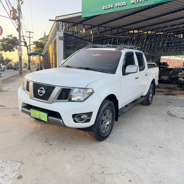 Carro Nissan Frontier 2016 2.5 TD CD 4x4 SV Attack (Aut)