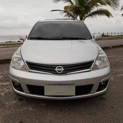 Nissan Tiida SL 1.8 (flex) (aut)