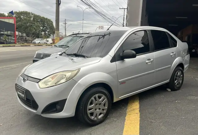 Carro Ford Fiesta Sedan 2013 SE 1.6 Rocam (Flex)