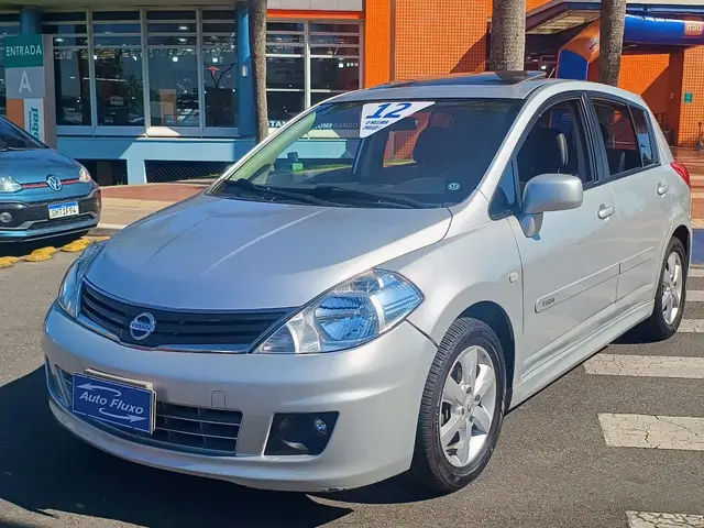 Carro Nissan Tiida 2012 SL 1.8 (flex) (aut)
