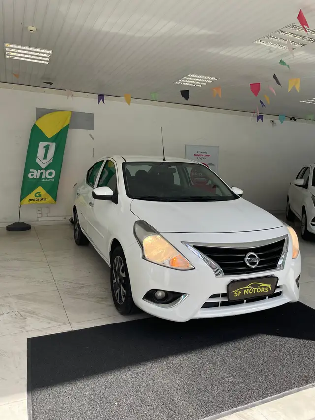 Carro Nissan Versa 2017 1.6 16V SL FlexStart CVT (Flex)