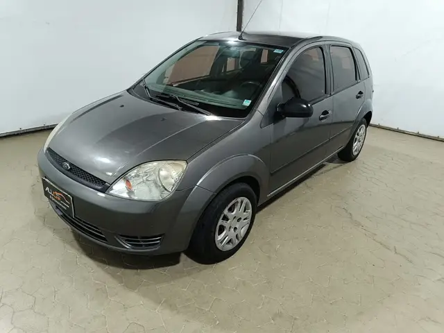 Carro Ford Fiesta Hatch 2004 Personnalité 1.0 8V