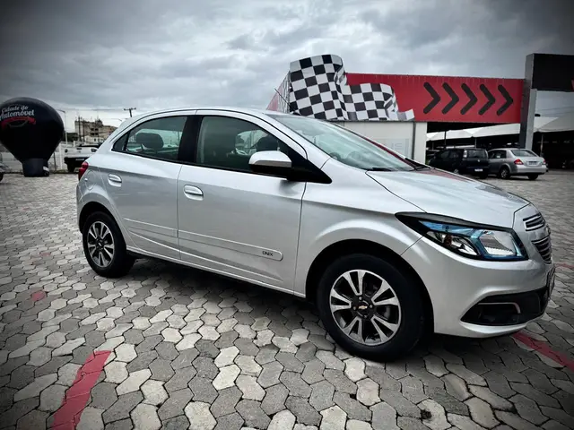 Carro Chevrolet Onix 2016 1.4 LTZ SPE/4