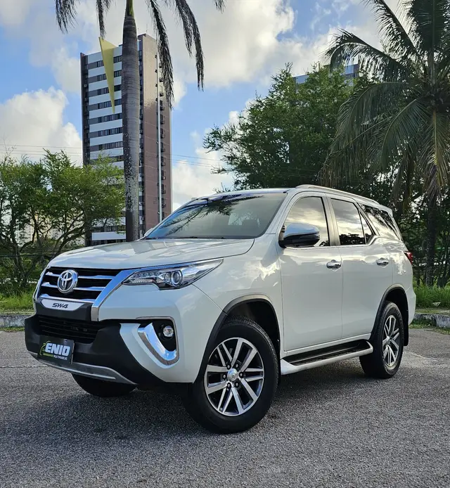 Carro Toyota SW4 2019 2.8 TDI SRX 5L 4x4 (Aut)