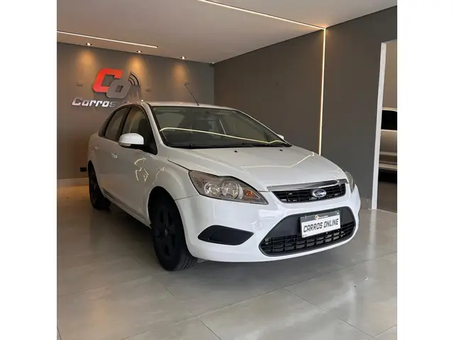 Carro Ford Focus Hatch 2011 Titanium 2.0 16V (Aut)