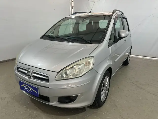 Carro Fiat Idea 2014 Attractive 1.4 8V (Flex)