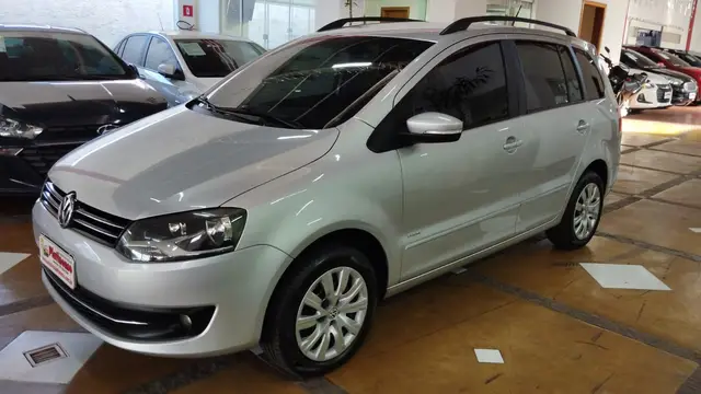 Carro Volkswagen SpaceFox 2013 1.6 8V Trend (Flex)