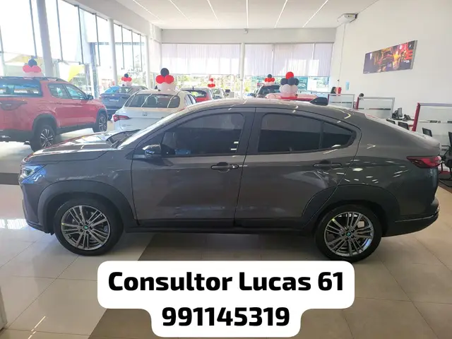 Carro Fiat Fastback 2025 Turbo 200