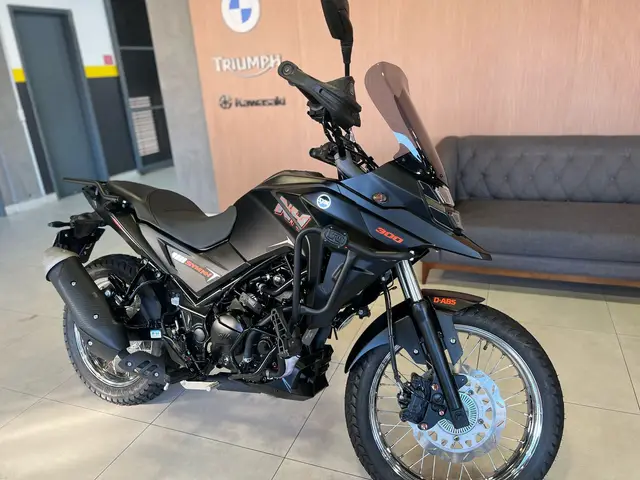 Carro Dafra NH 2025 300