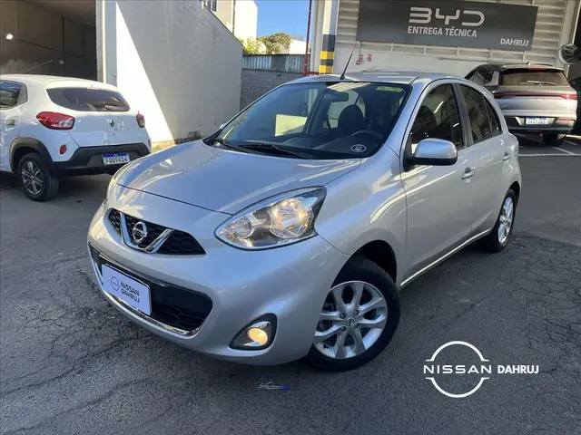 Carro Nissan March 2015 1.0 16V (Flex)
