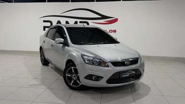 Carro Ford Focus Sedan 2009 GLX 2.0 16V Duratec