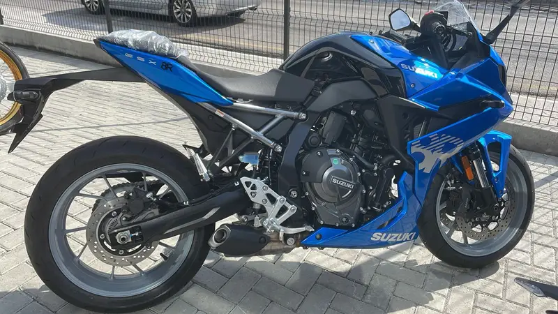 Suzuki GSX-8R (ABS)
